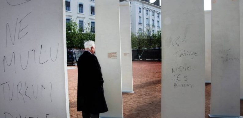 Lyon : Le Conseil arménien condamne la « profanation » du mémorial de Lyon par des anti-Macron