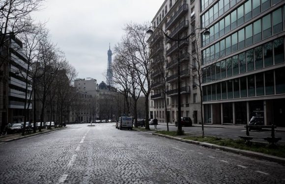 Coronavirus EN DIRECT : Le deuxième jour de confinement total commence en France…
