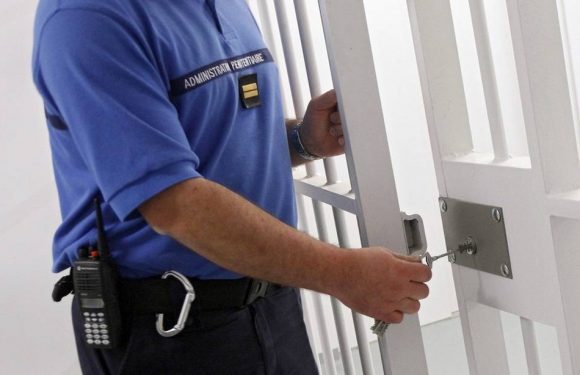 Aix-en-Provence : Un surveillant de 25 ans se suicide avec son arme pendant son service