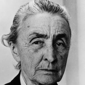 Georgia O’Keeffe Biography