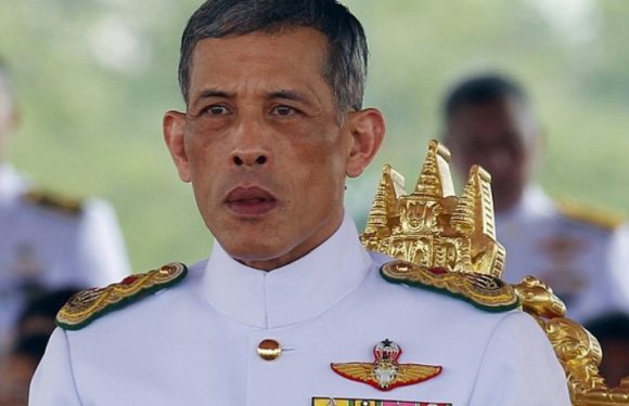 Le roi de Thaïlande se confine avec un harem de 20 femmes dans un hôtel de luxe