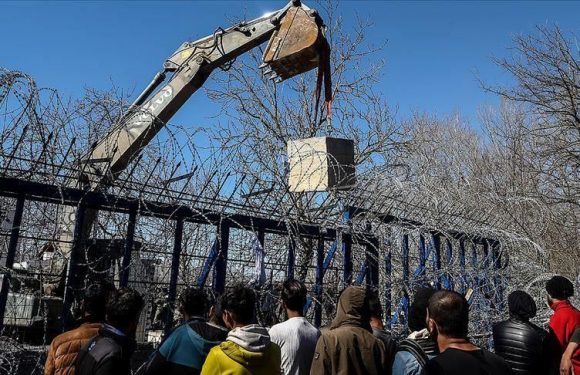 La Grèce installe des blocs de béton à son poste-frontière avec la Turquie pour empêcher les migrants d’entrer