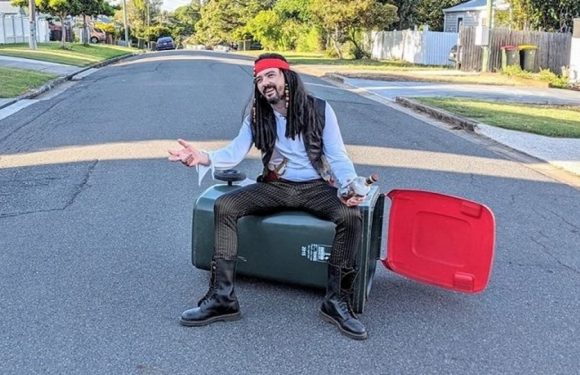 En Australie, les habitants, qui ne sortent plus beaucoup en raison de l’épidémie, se déguisent quotidiennement… pour descendre les poubelles