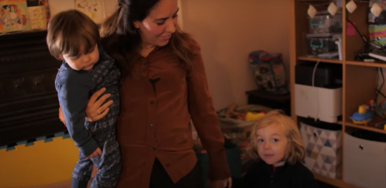 Sous la pression de la juge, la compagne d’Assange révèle son identité et celle de leurs enfants