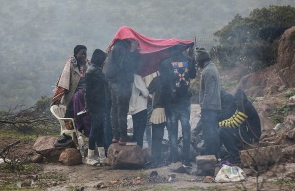 Grèce : deux migrants blessés par arme à feu après avoir violé le confinement