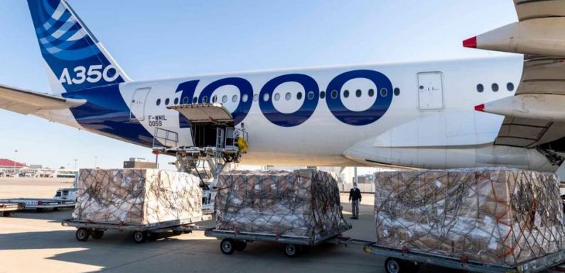 Coronavirus : Un Airbus ramène en Europe quatre millions de masques depuis la Chine