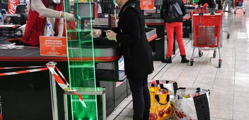 Coronavirus : « Les caissières, il vaut mieux qu’elles ne portent pas de gants »