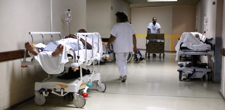 « Entre attraper le Covid et mourir de faim, le choix est vite fait » : en Outre-mer, la population démunie face au coronavirus