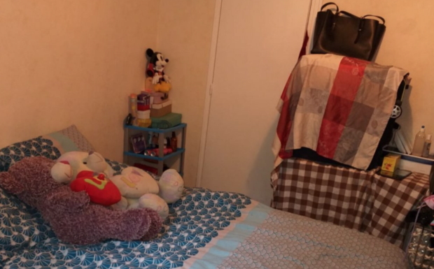 Témoignage de confinement : Karima, migrante en situation irrégulière qui travaille « au noir », confinée dans l’hôtel parisien dans lequel elle est gracieusement logée depuis 4 ans