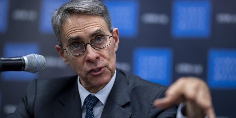 Si l’on autorise le masque, il faut autoriser la burqa: l’effarante logique de Human Rights Watch