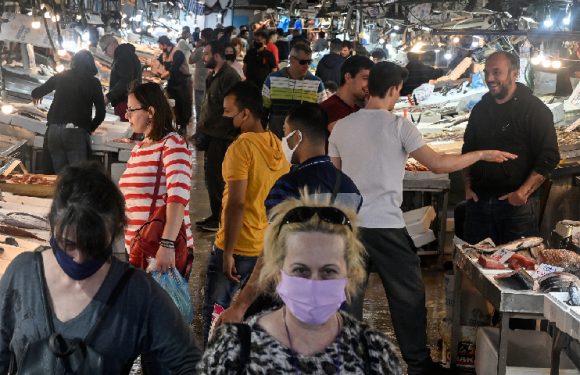 En Grèce, le déconfinement apporte la désunion