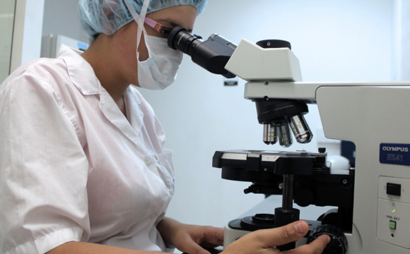 Détecté dans du sperme, le coronavirus est-il aussi une MST ?