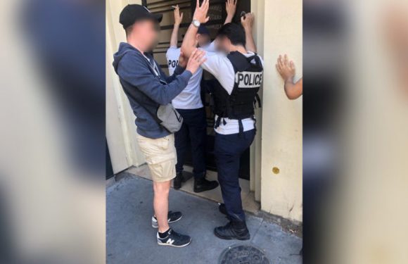 Paris : trois faux policiers arrêtés, ils voulaient tourner une fausse interpellation raciste pour créer une polémique en France (MàJ : le réalisateur tente de se justifier sur Instagram)