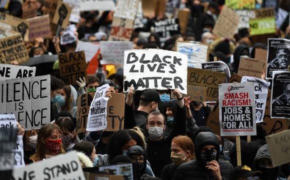 Mort de George Floyd : Pour en finir avec le racisme, des milliers de personnes foulent le pavé dans le monde