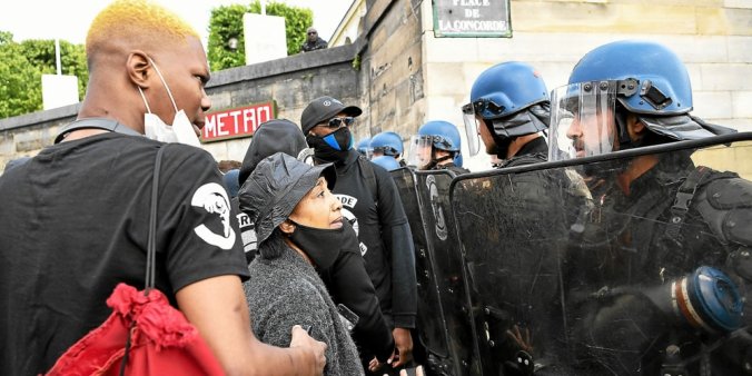 Violences policières : Castaner monte en ligne