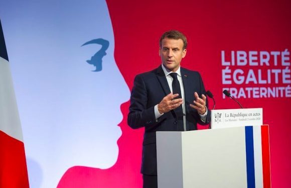 Loi sur le séparatisme islamiste : Macron appelle à un « réveil républicain » et rend l’instruction à l’école obligatoire