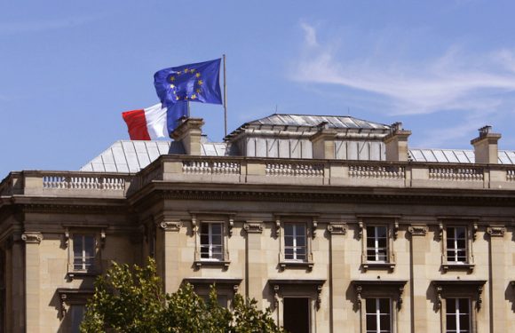 Paris avertit Moscou de «conséquences stratégiques et massives» en cas d’«atteinte» à l’Ukraine