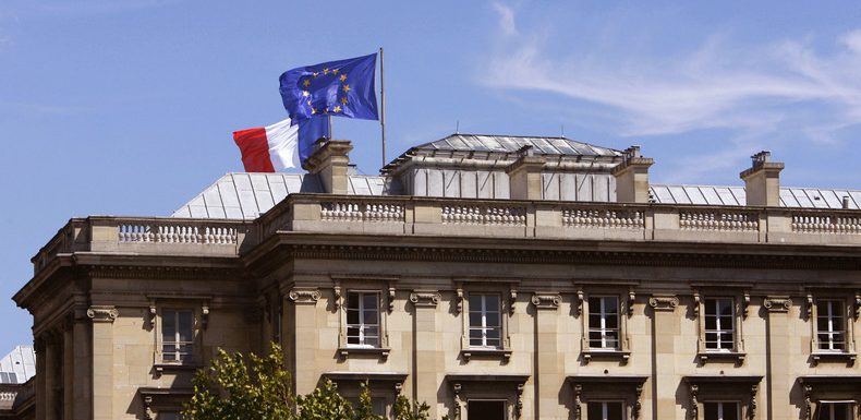 Paris avertit Moscou de «conséquences stratégiques et massives» en cas d’«atteinte» à l’Ukraine