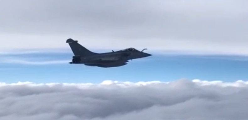 La défense russe annonce avoir escorté trois avions français au dessus de la Mer noire (VIDEO)