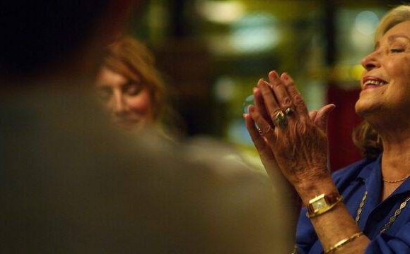 « Rose » : Françoise Fabian refuse l’idée que les femmes auraient une date de péremption