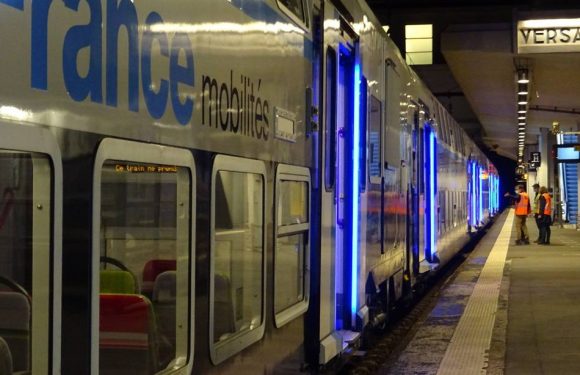RER C : Des portes lumineuses en expérimentation sur deux rames