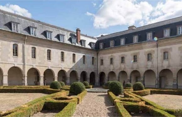 La France voudrait vendre aux Émirats une dépendance du Château de Versailles construite par Mansart
